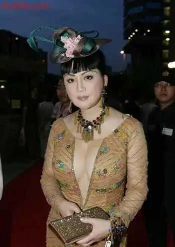 宫雪花版《武则天》：大胆演绎还是毁经典？一代女皇的另类传奇